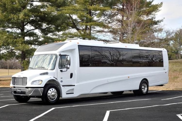 Easy Group Transportation to NYC Attractions with bus rental new york 